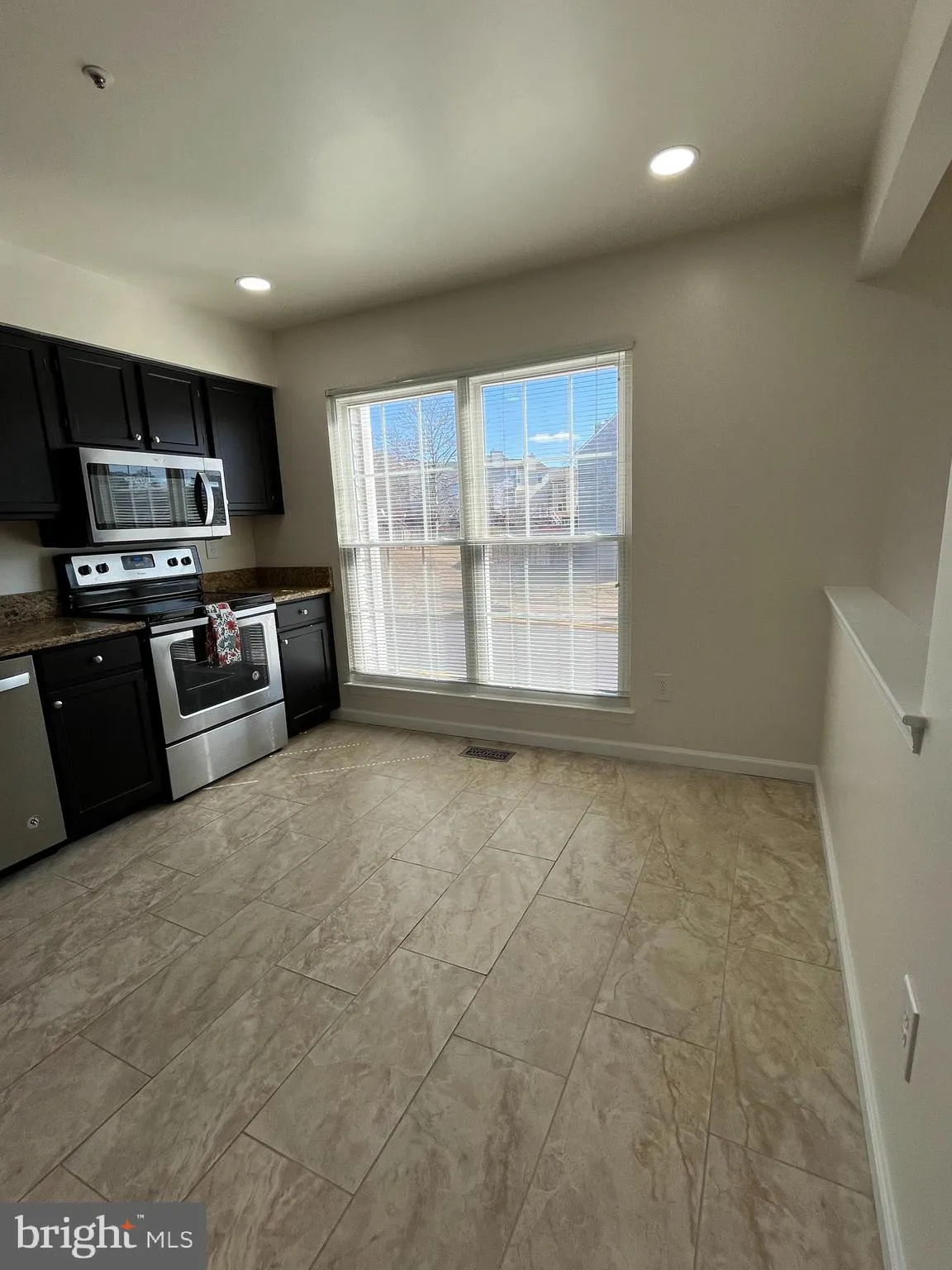 Greenbelt, Maryland 20770, United States, 3 Bedrooms Bedrooms, ,4 BathroomsBathrooms,Residential,Pending,30435