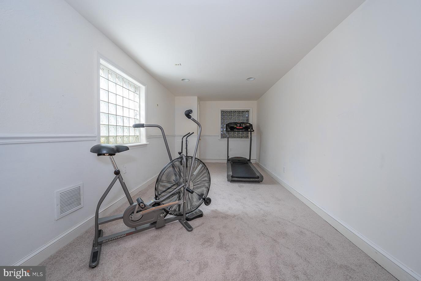 GLADWYNE - Residential