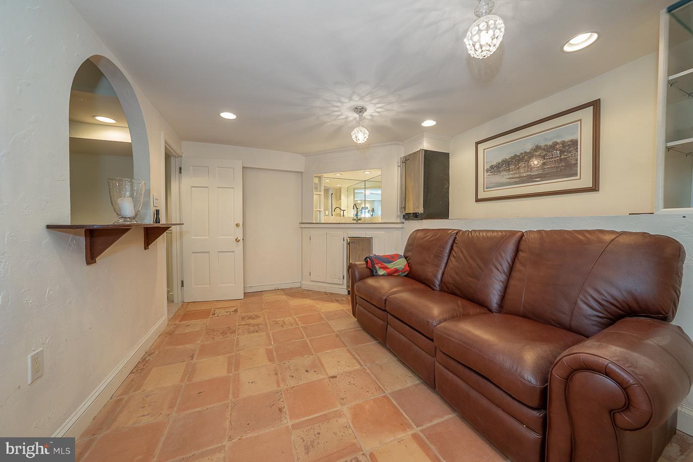 GLADWYNE - Residential