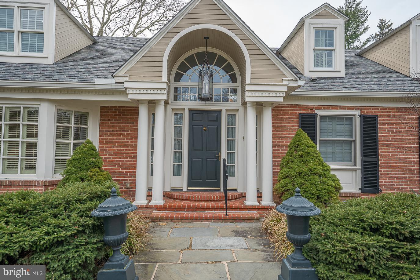 GLADWYNE - Residential