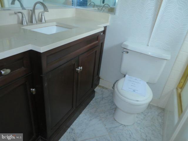 TWO POND ESTATES - Residential