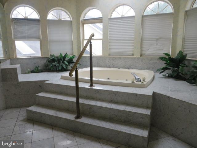 TWO POND ESTATES - Residential