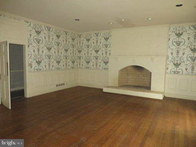 TWO POND ESTATES - Residential