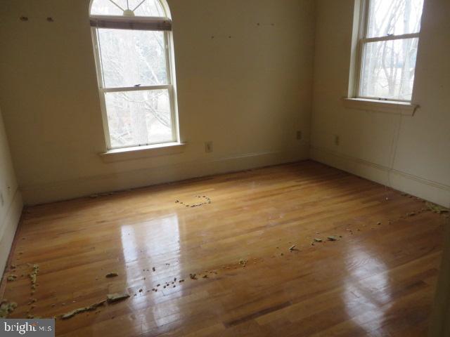 TWO POND ESTATES - Residential