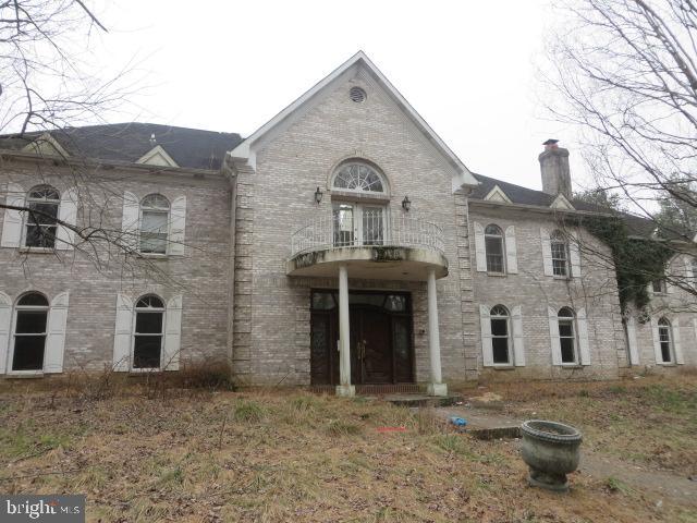 TWO POND ESTATES - Residential