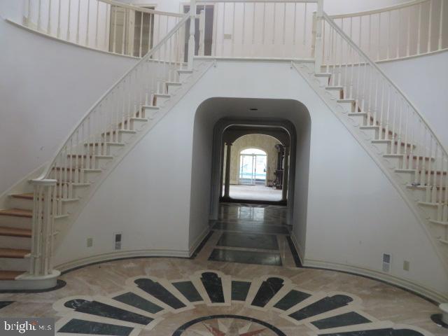 TWO POND ESTATES - Residential