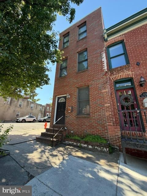 Townhouse For Sale - 121 E Fort Avenue<br/> BALTIMORE, MD 21230