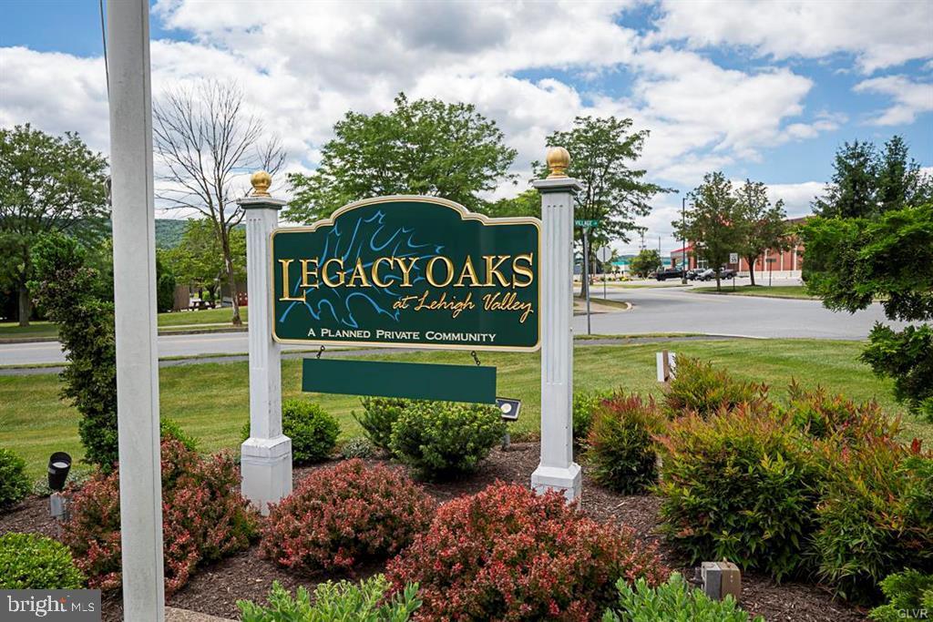 LEGACY OAKS - Residential