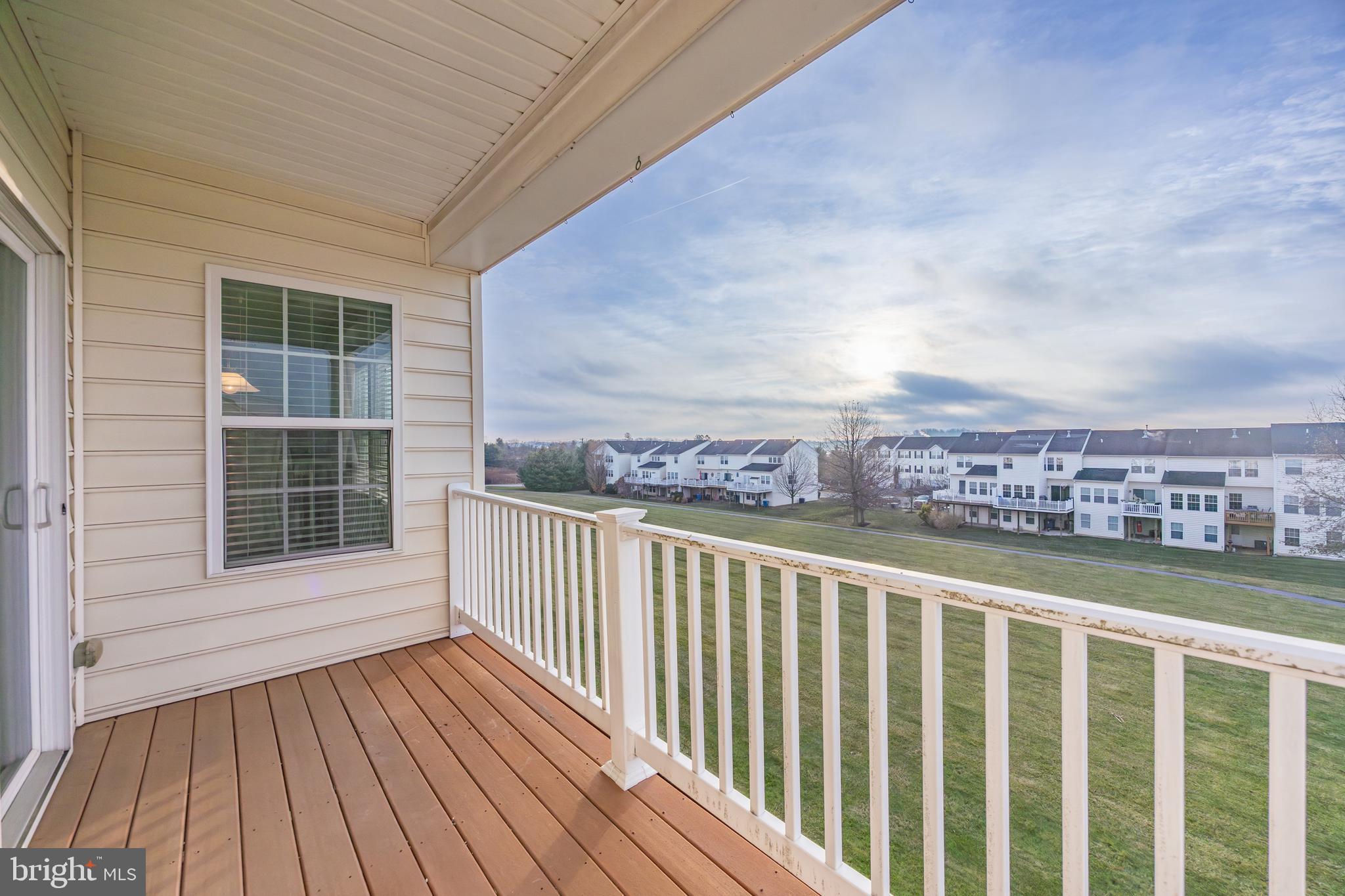 ROUND HILL - Residential