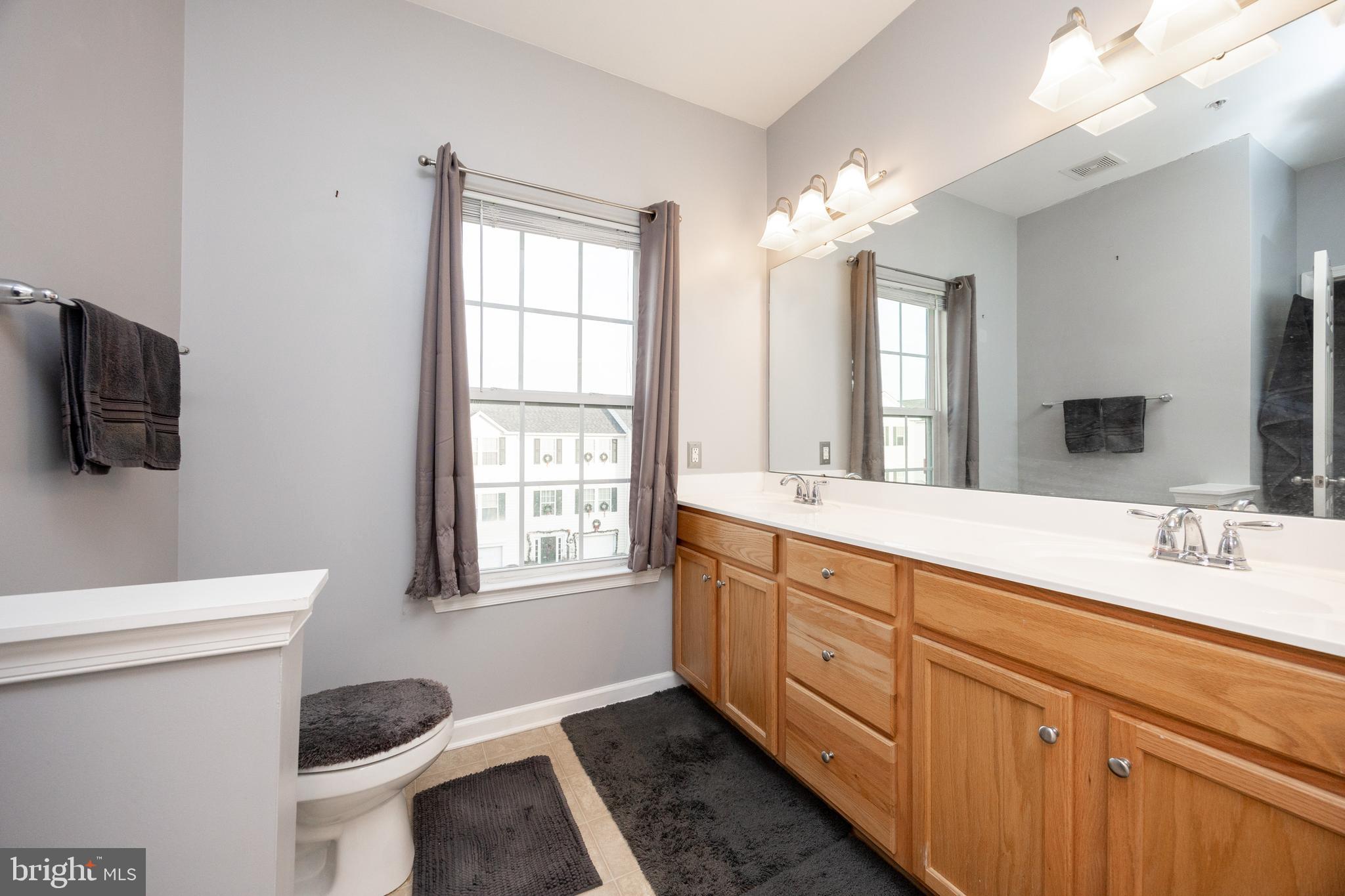 ROUND HILL - Residential