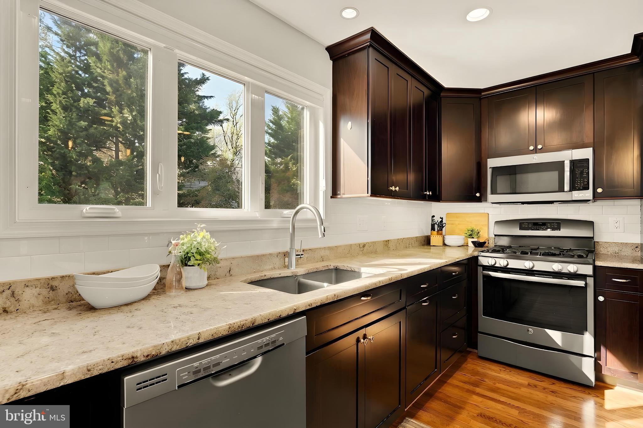 SIXTEENTH ST VILLAGE - Residential