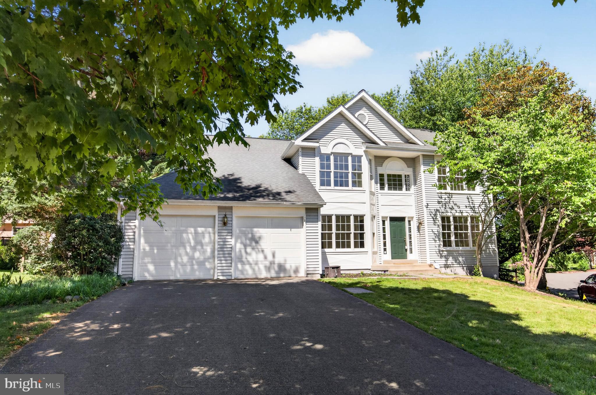 10202 DAYLILY COURT
