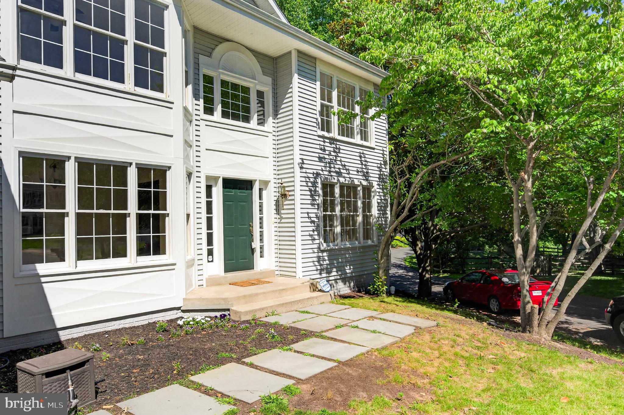 10202 DAYLILY COURT