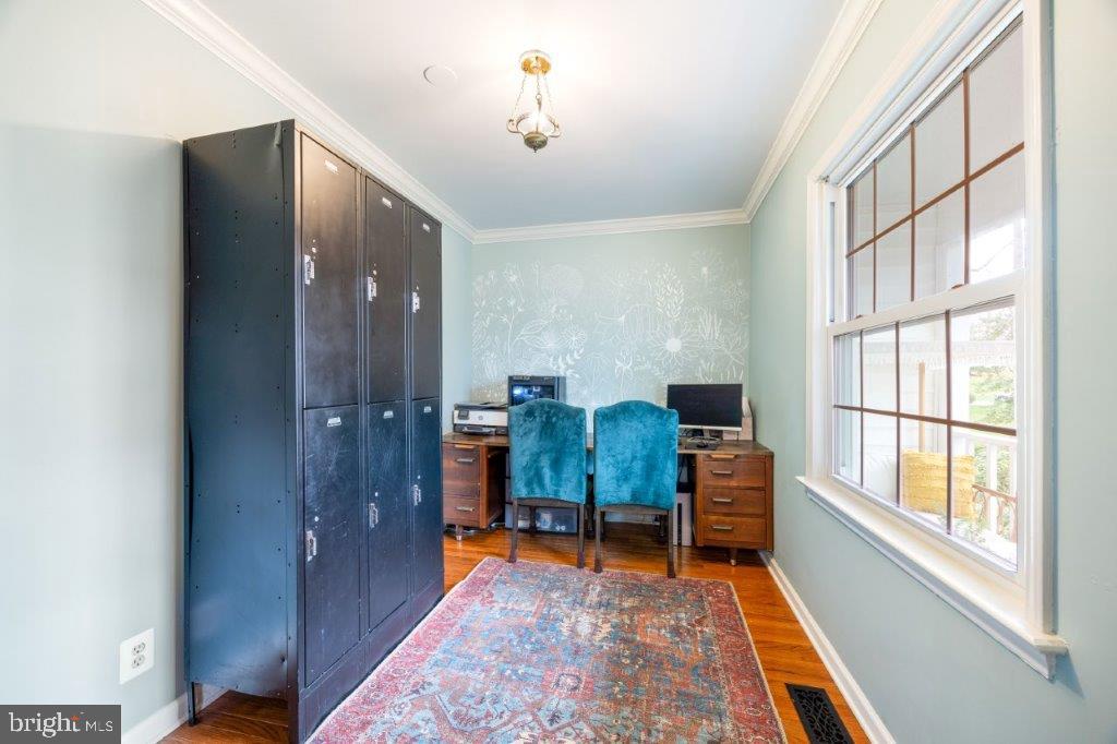 ROLLING HILLS - Residential