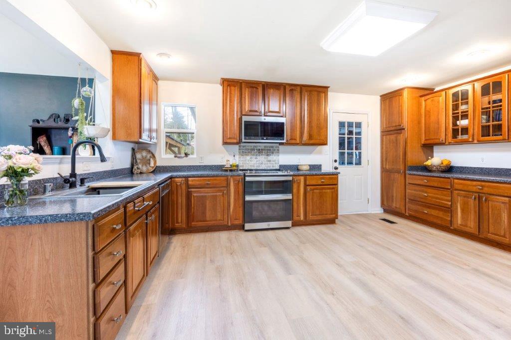 ROLLING HILLS - Residential