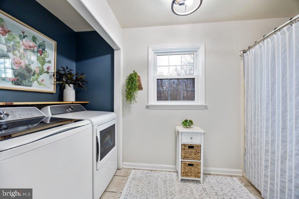 ROLLING HILLS - Residential