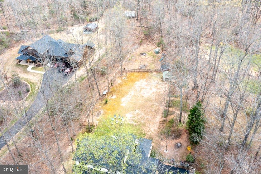 ROLLING HILLS - Residential