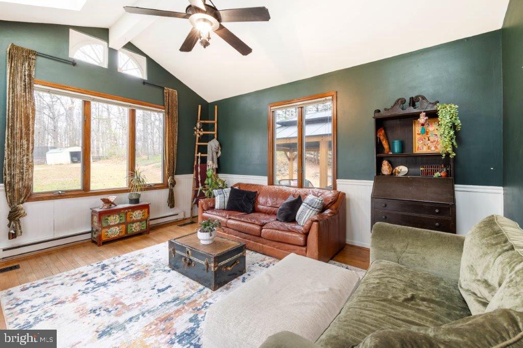 ROLLING HILLS - Residential