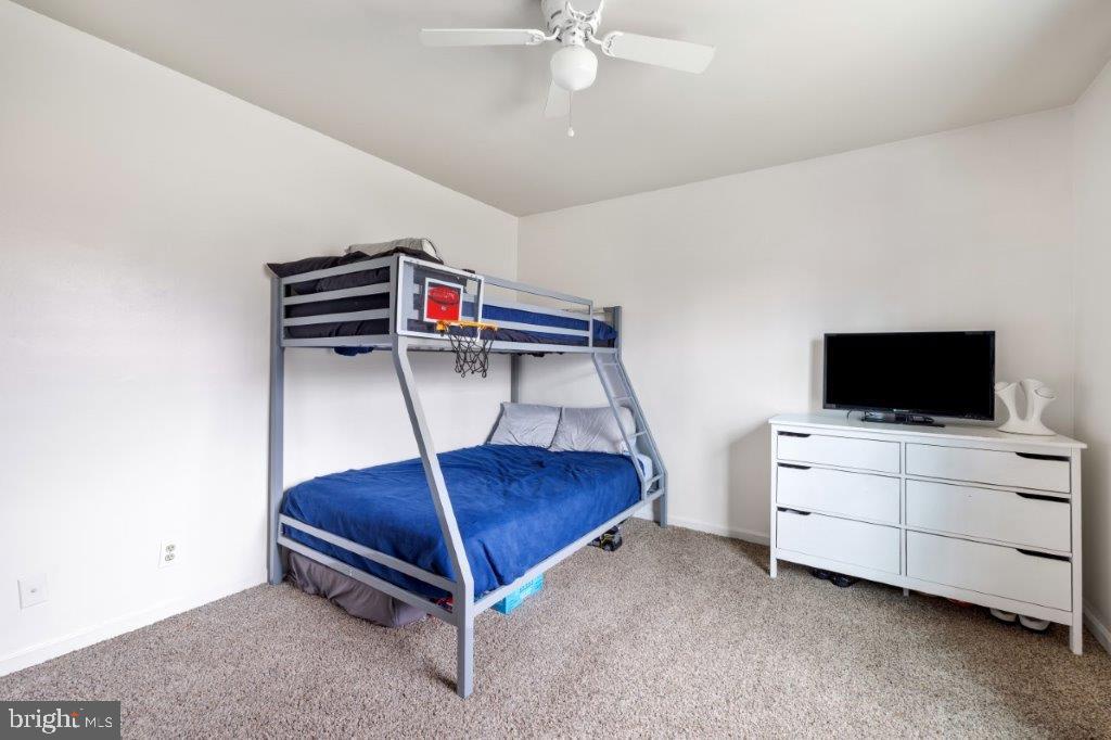 ROLLING HILLS - Residential