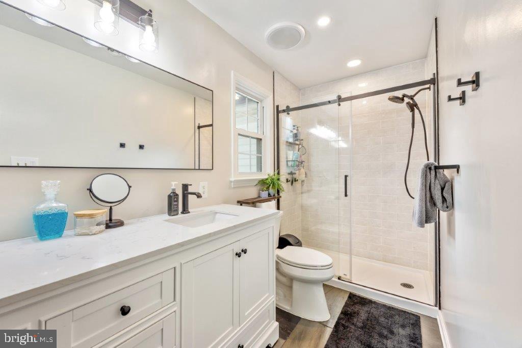 ROLLING HILLS - Residential