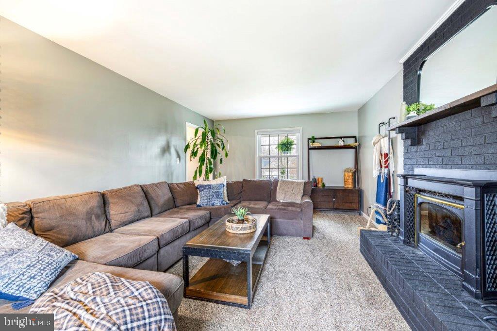 ROLLING HILLS - Residential