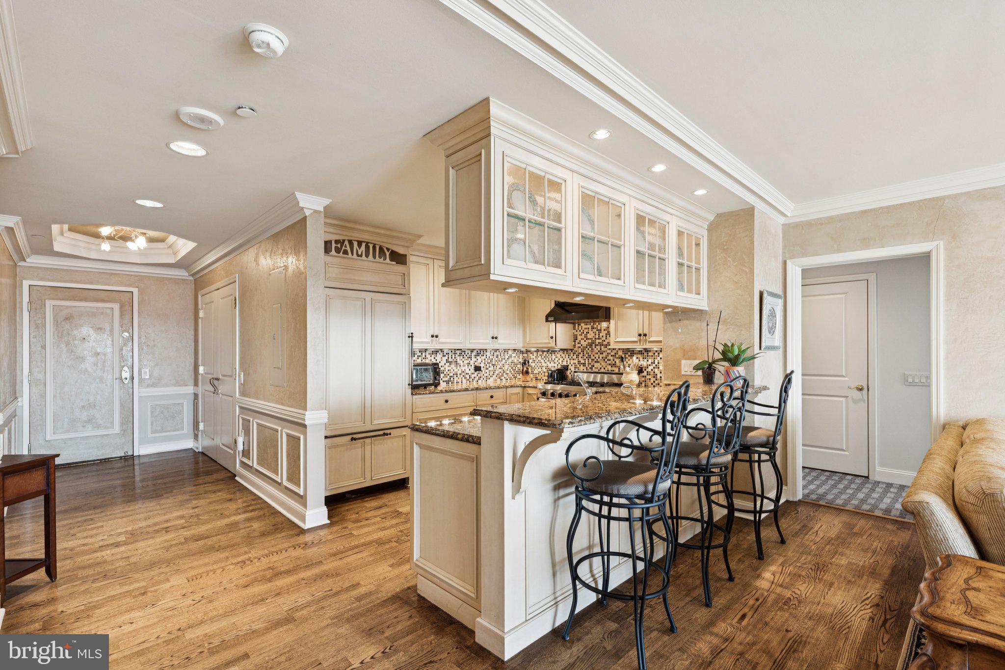 AVENUE OF THE ARTS - Residential