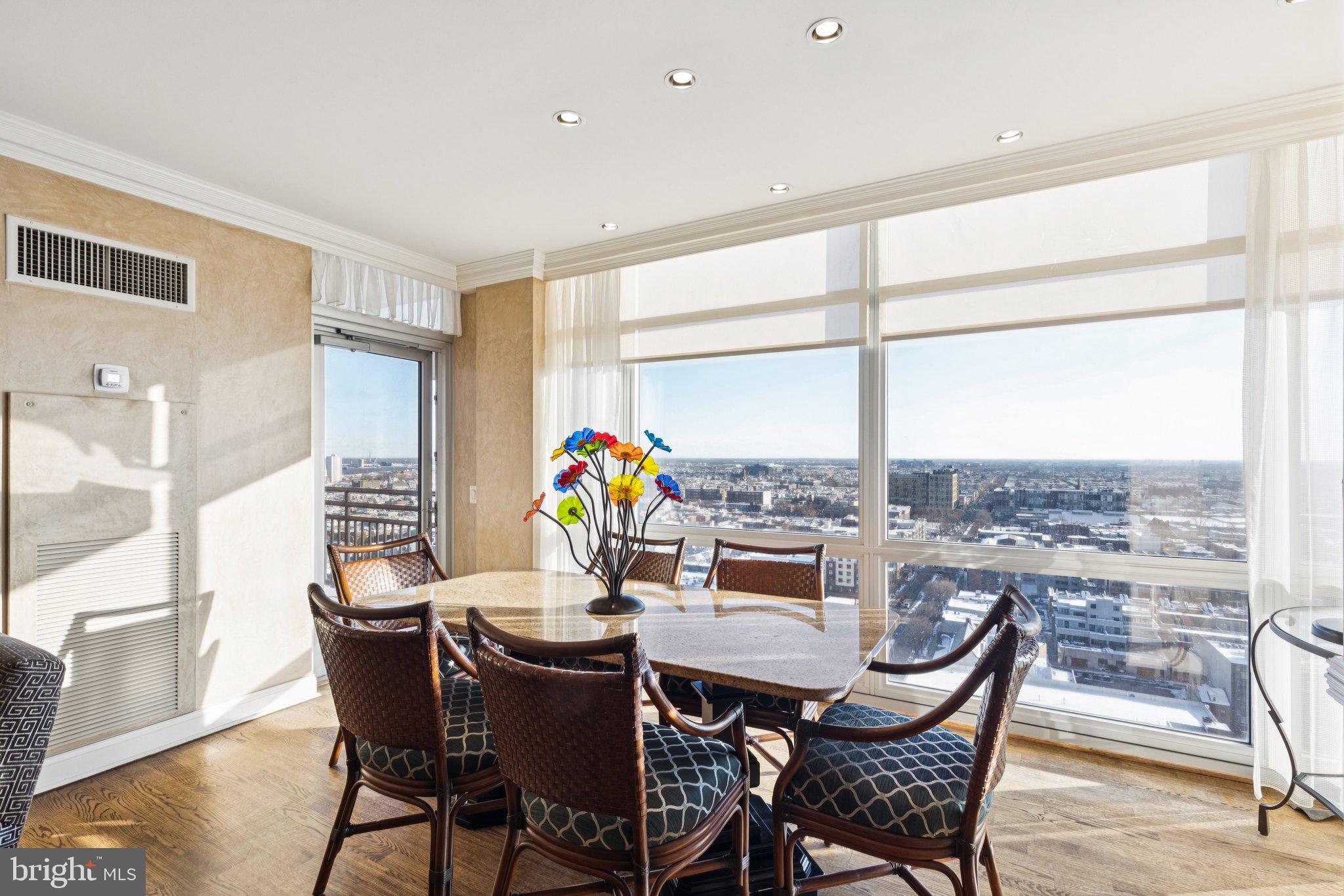 AVENUE OF THE ARTS - Residential