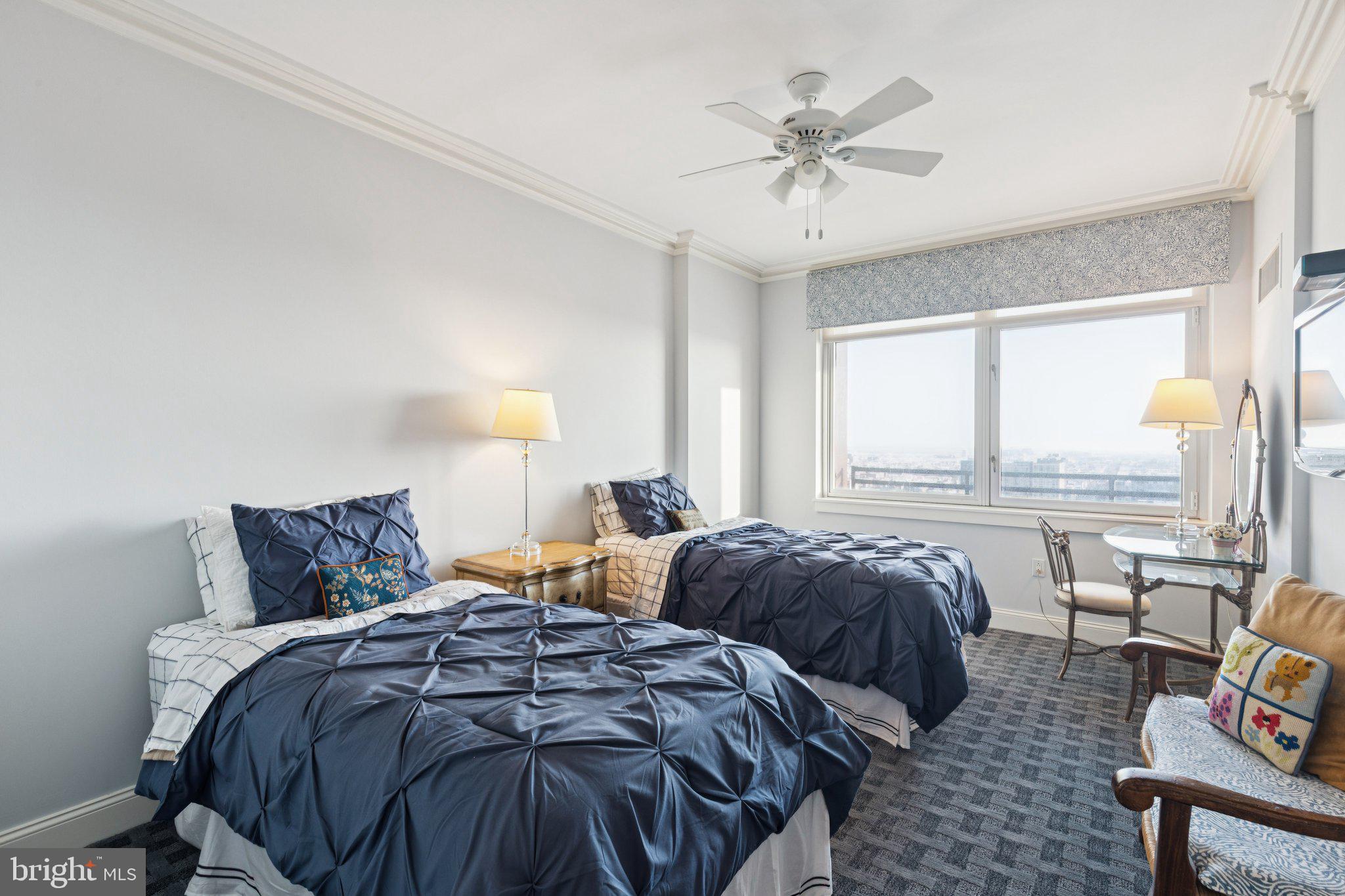 AVENUE OF THE ARTS - Residential