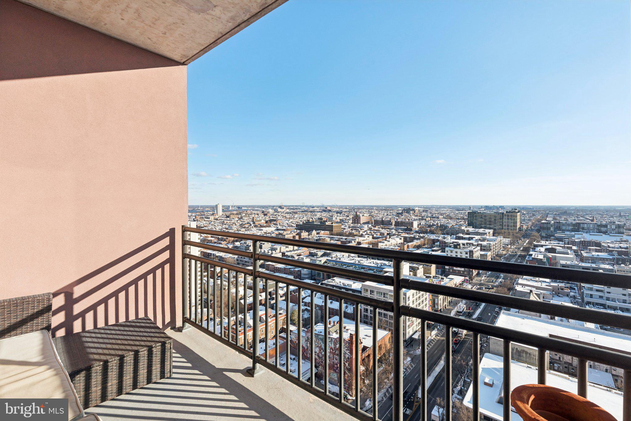 AVENUE OF THE ARTS - Residential