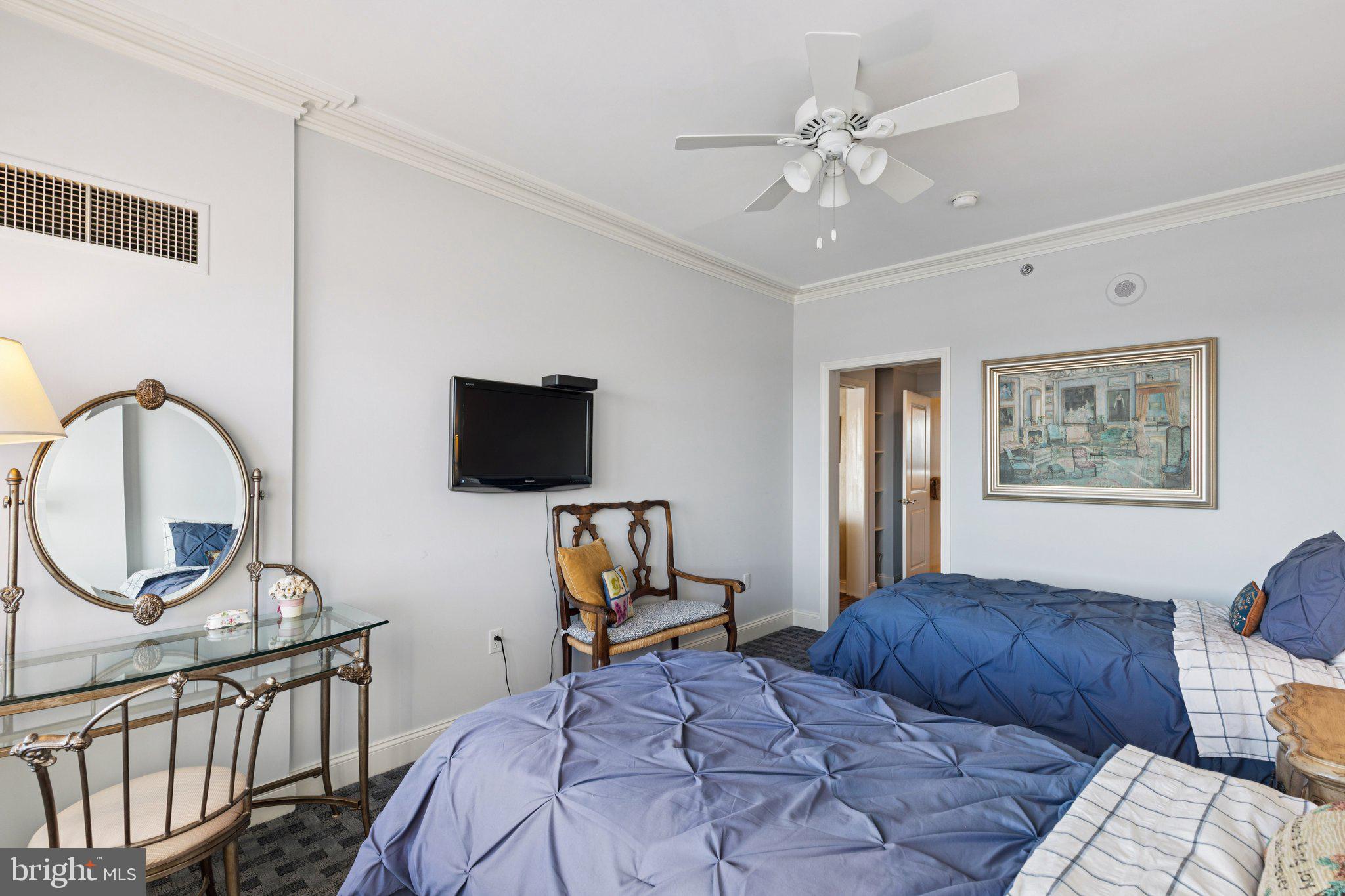 AVENUE OF THE ARTS - Residential