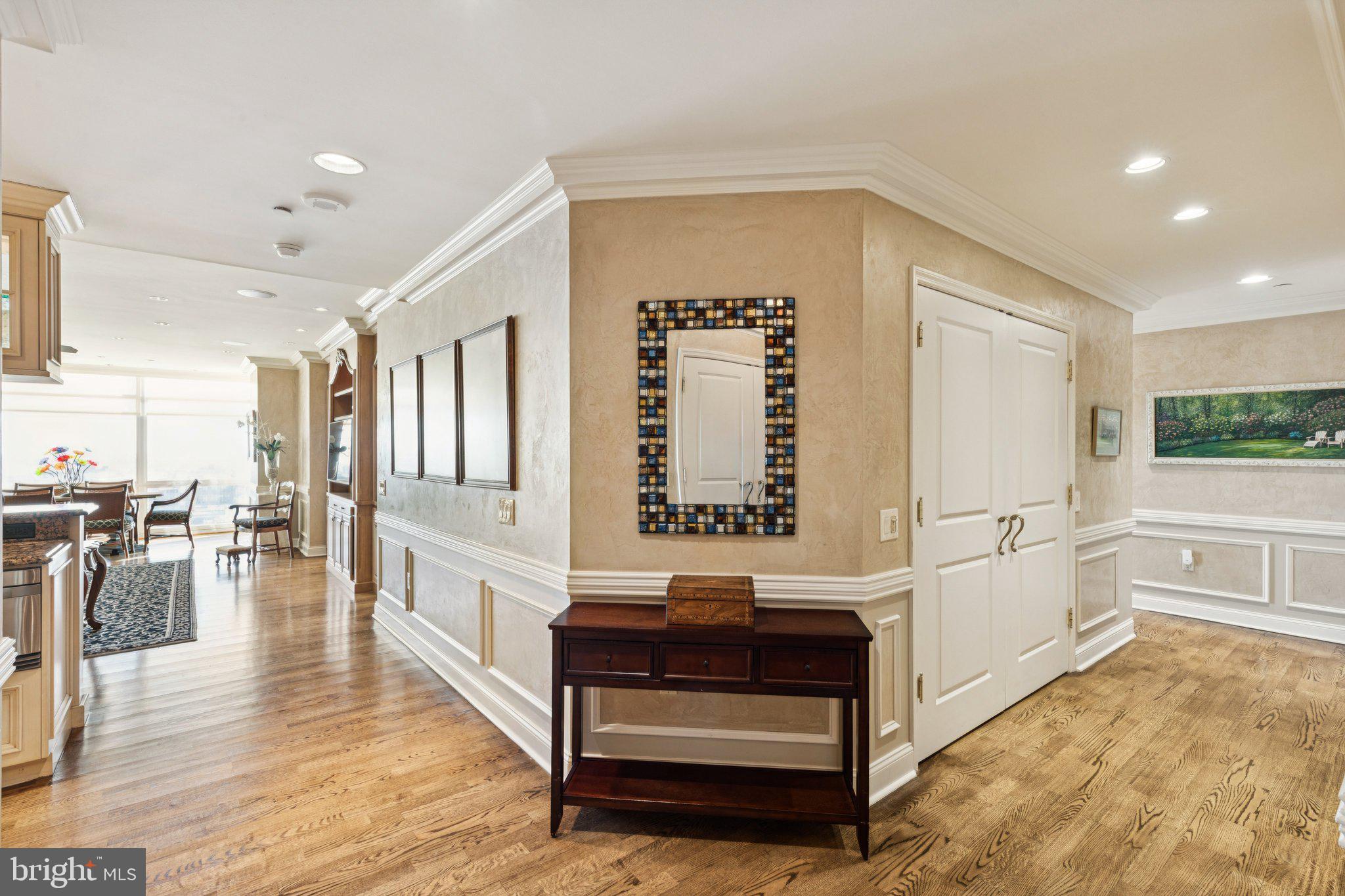 AVENUE OF THE ARTS - Residential