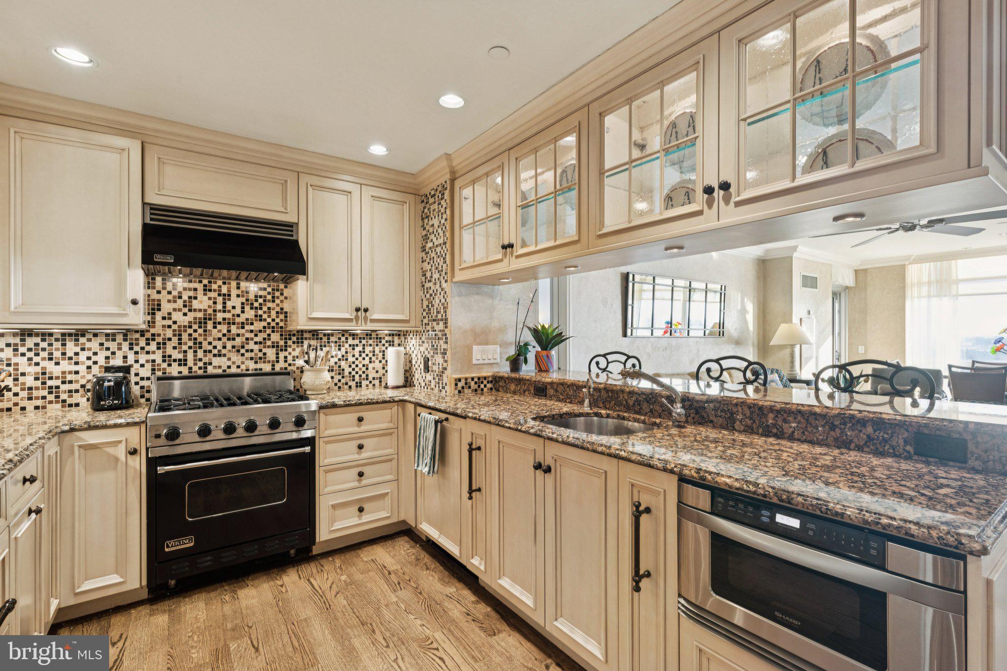 AVENUE OF THE ARTS - Residential