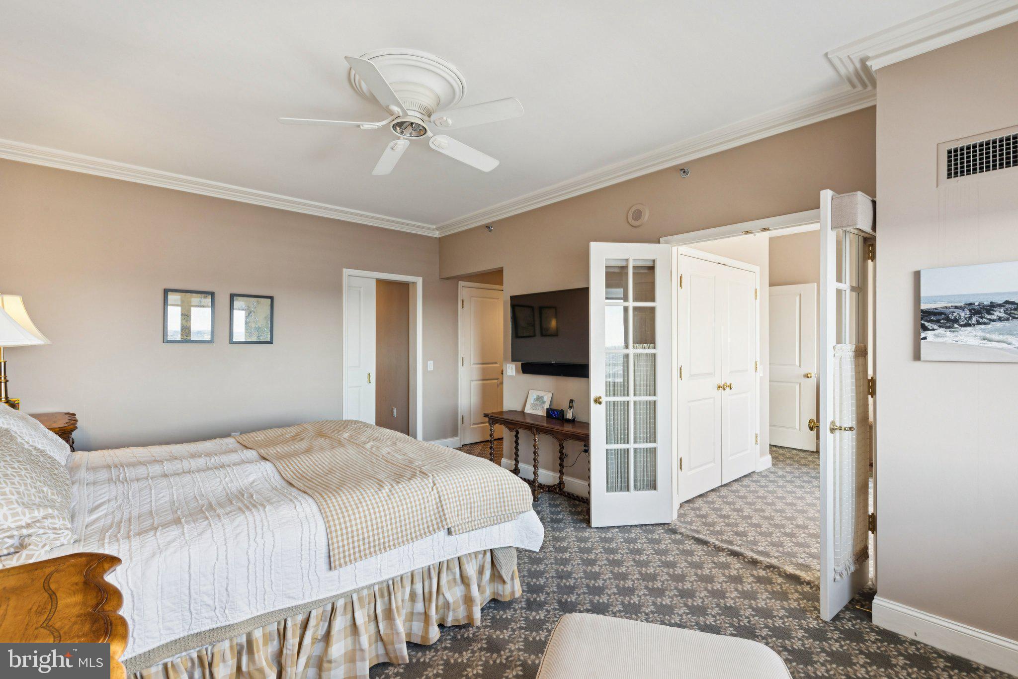 AVENUE OF THE ARTS - Residential