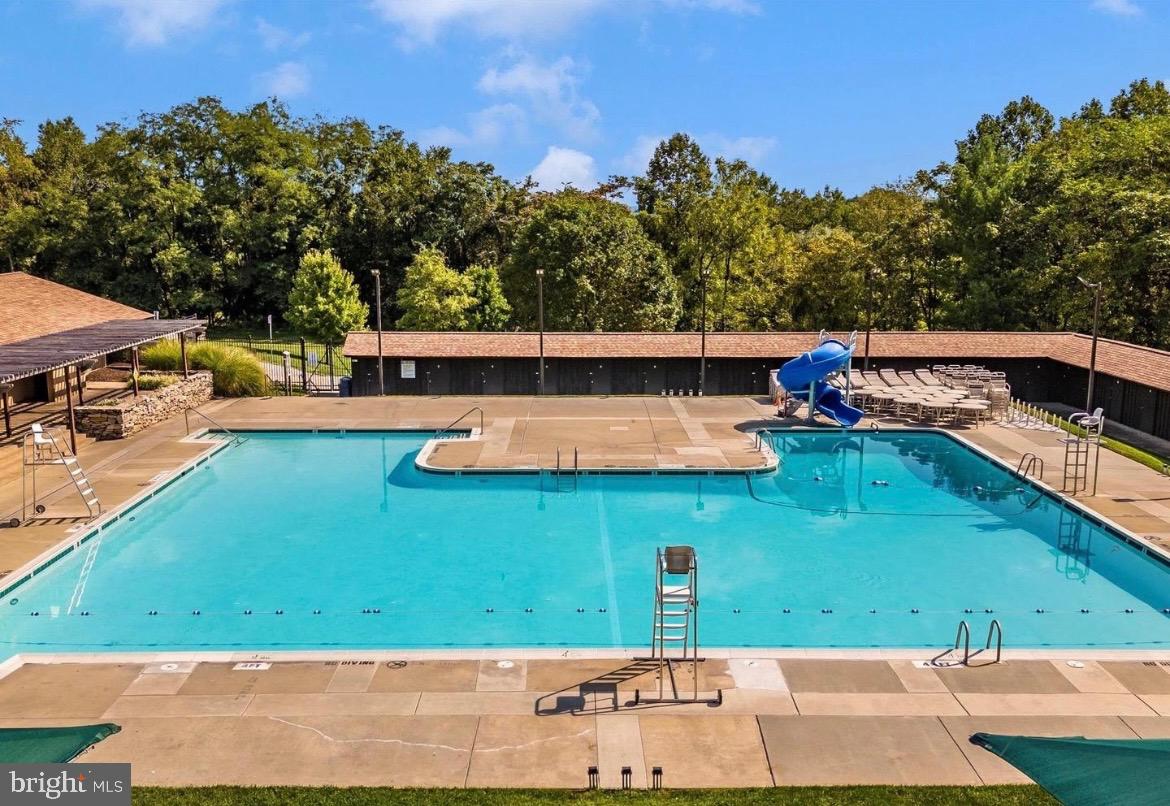 LAKE LINGANORE - Residential