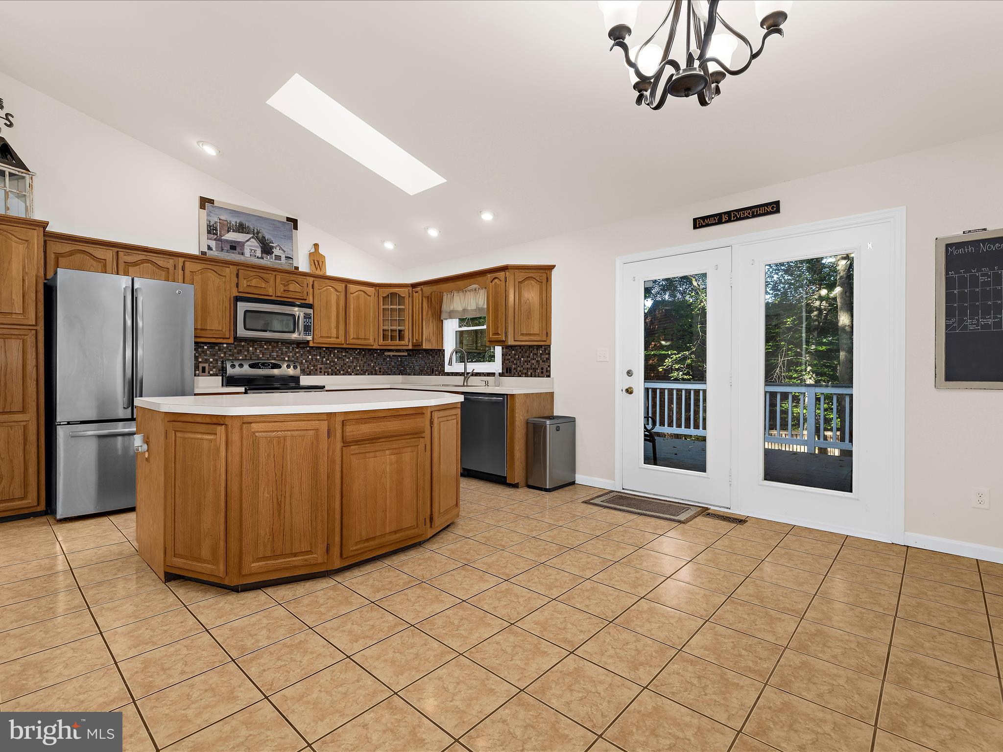 LAKE LINGANORE - Residential