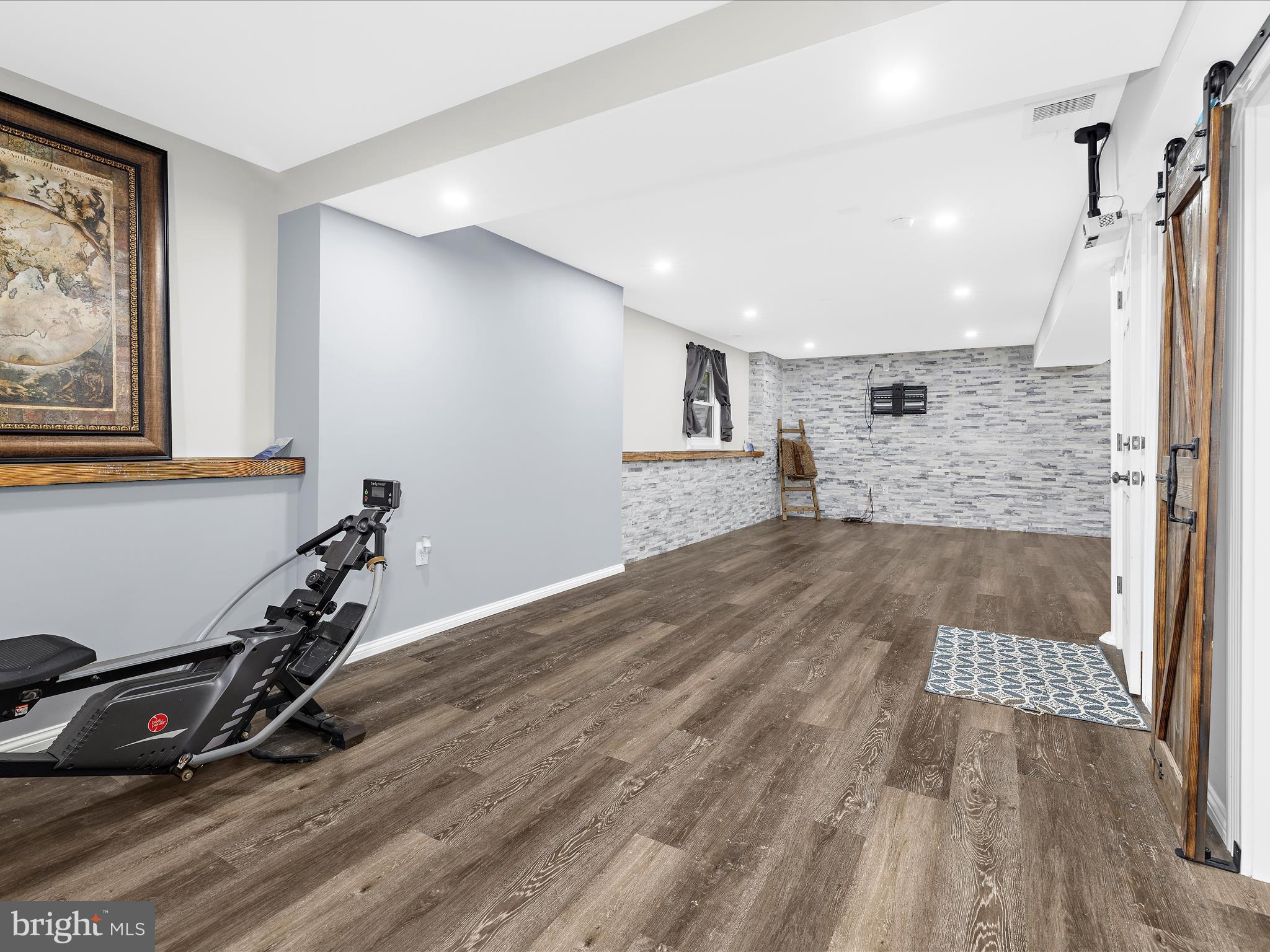 LAKE LINGANORE - Residential