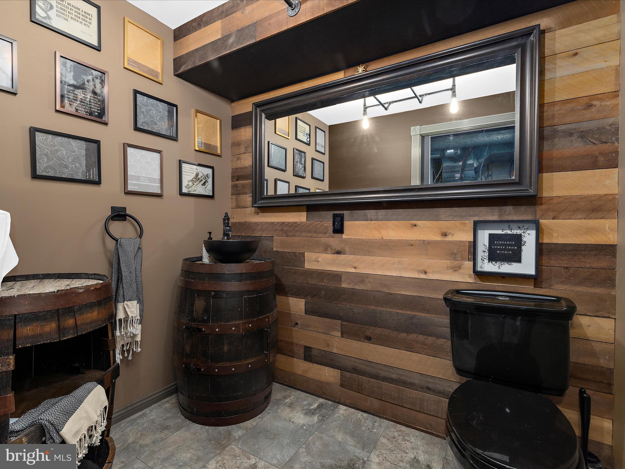 LAKE LINGANORE - Residential