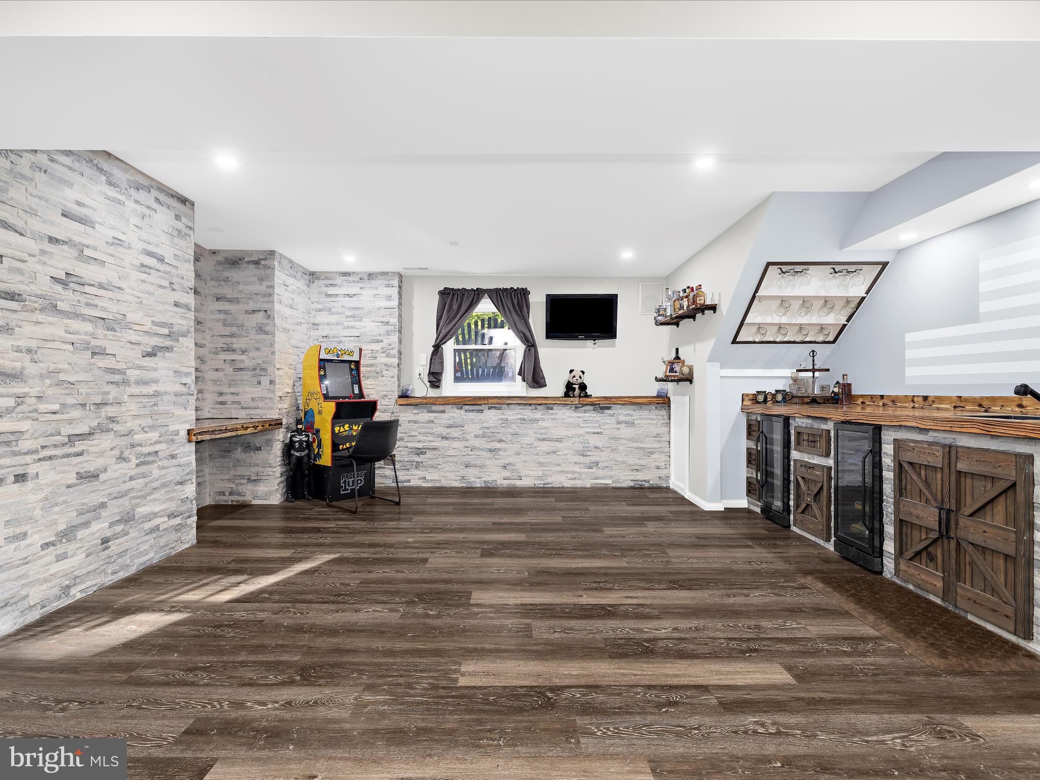 LAKE LINGANORE - Residential