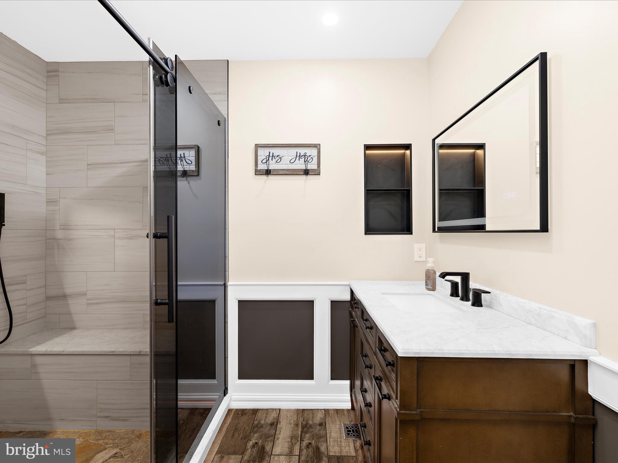 LAKE LINGANORE - Residential