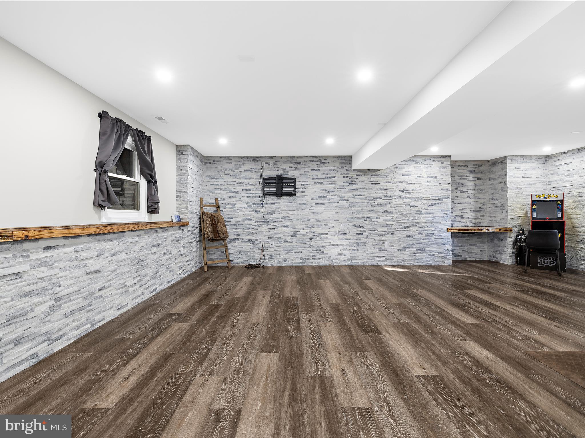 LAKE LINGANORE - Residential