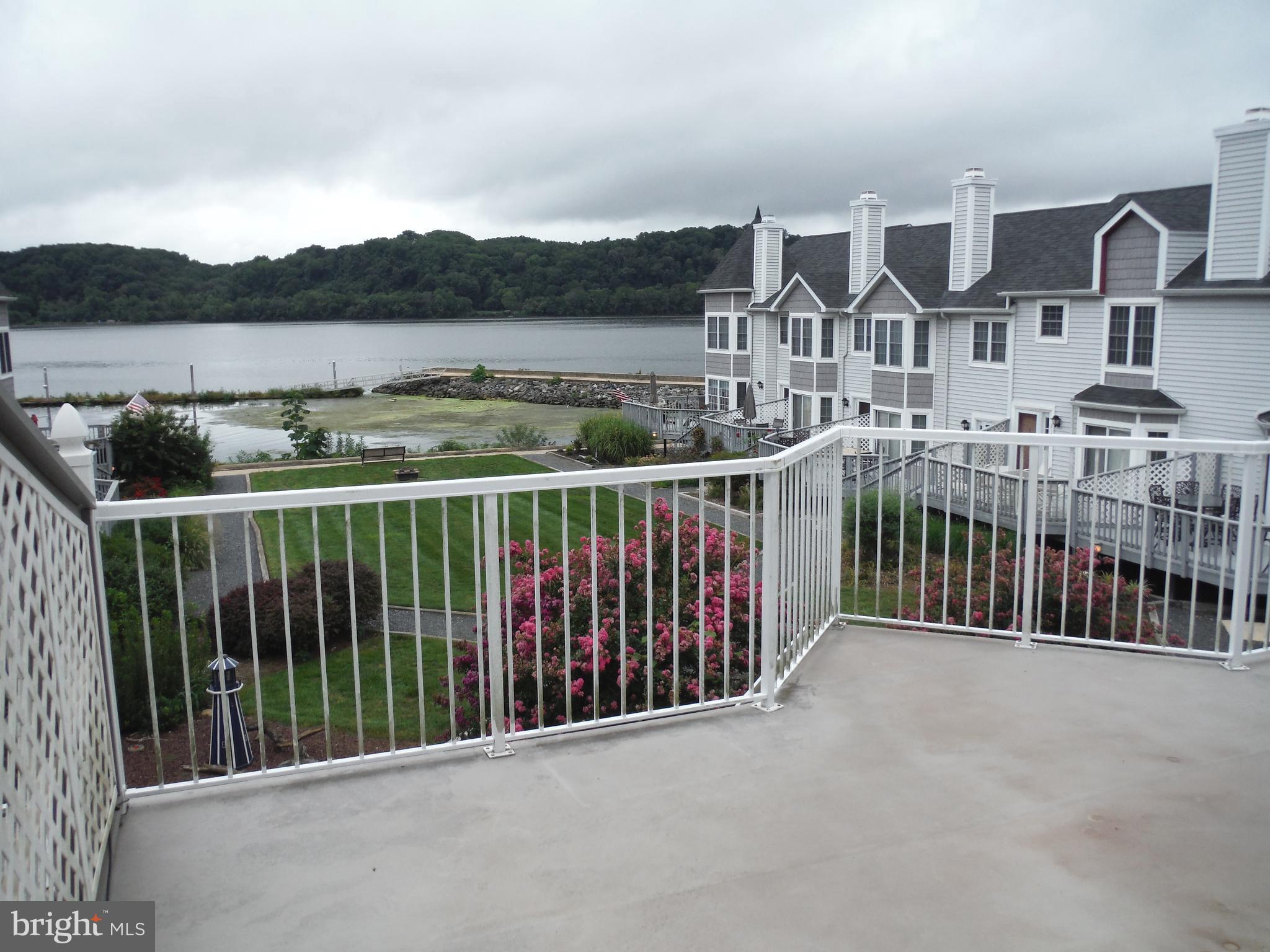 TOMES LANDING - Residential