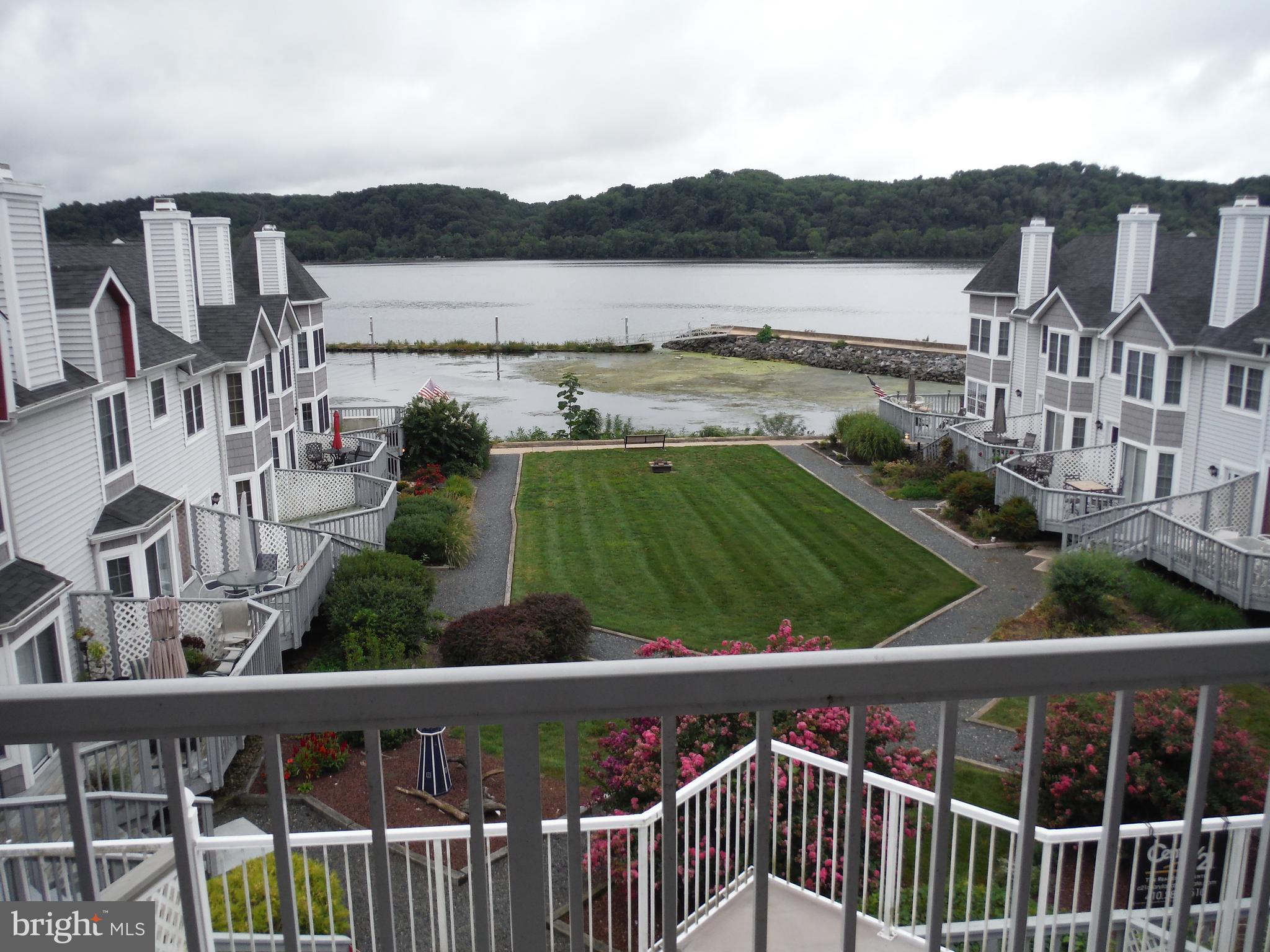 TOMES LANDING - Residential