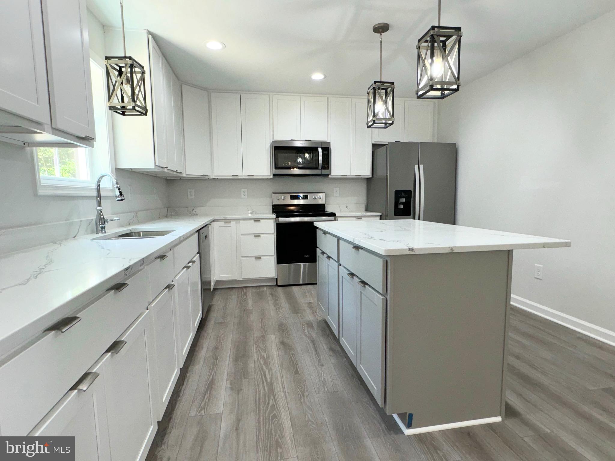 FOXWOOD KNOLLS - Residential