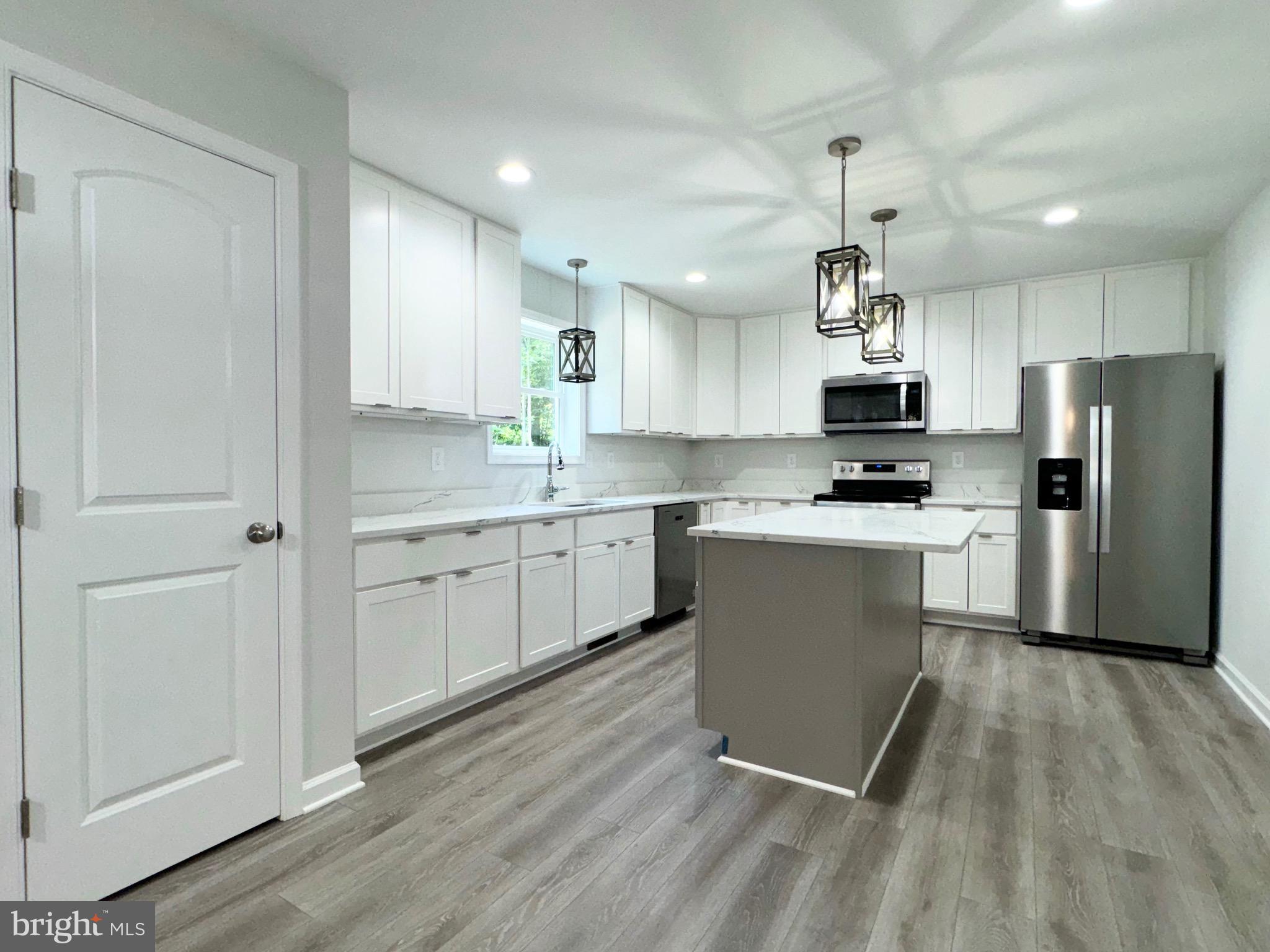 FOXWOOD KNOLLS - Residential