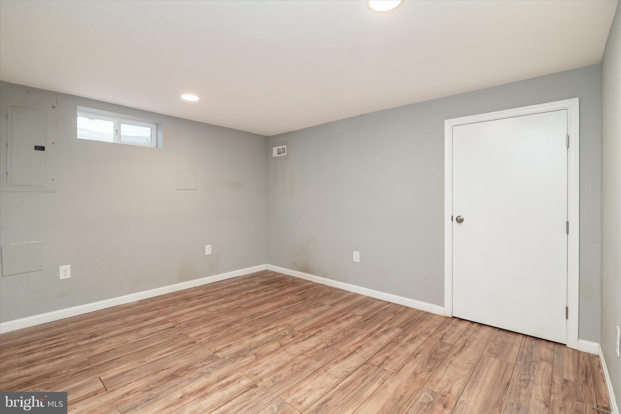 ROLAND TERRACE - Residential