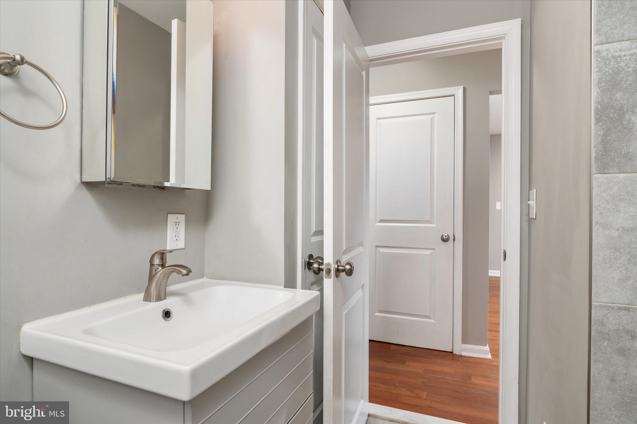 ROLAND TERRACE - Residential