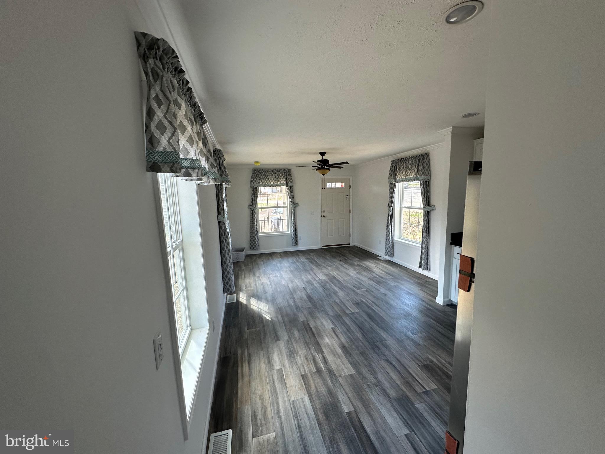 MELODYLAKESCNTRYCLUB - Residential