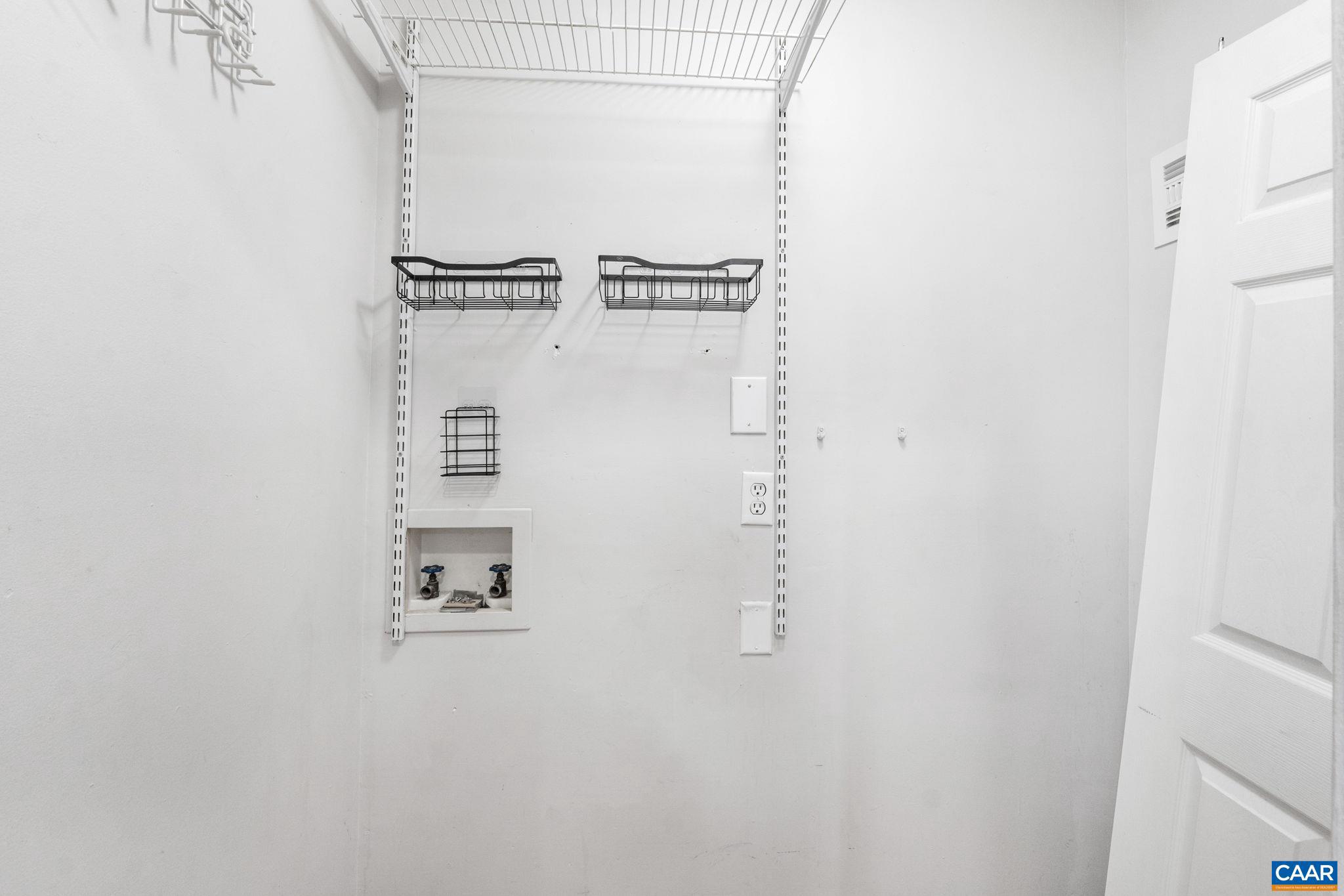 LAKE MONTICELLO - Residential