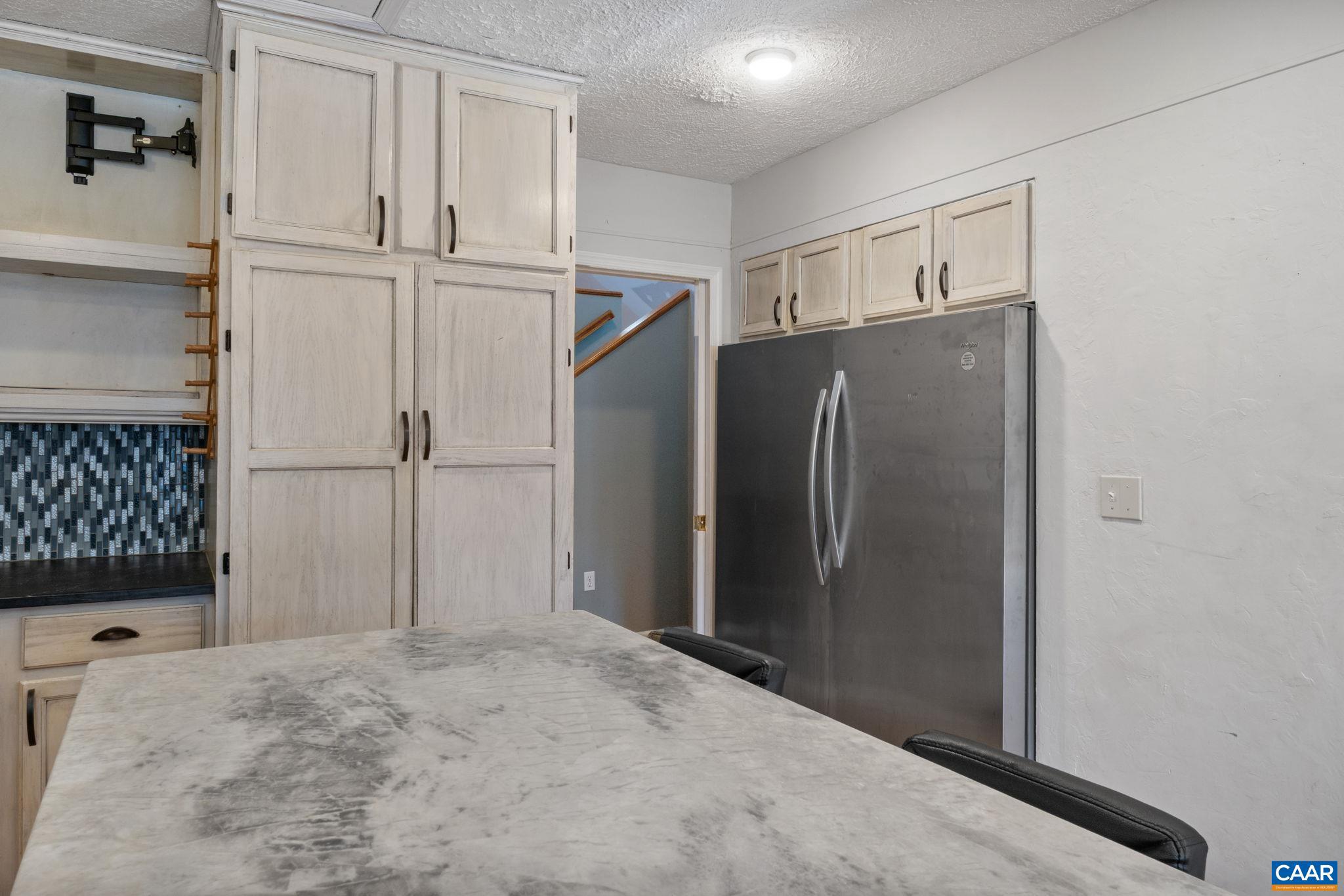 LAKE MONTICELLO - Residential