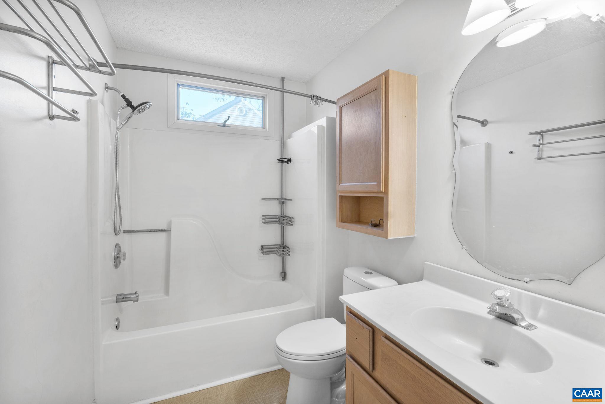 LAKE MONTICELLO - Residential